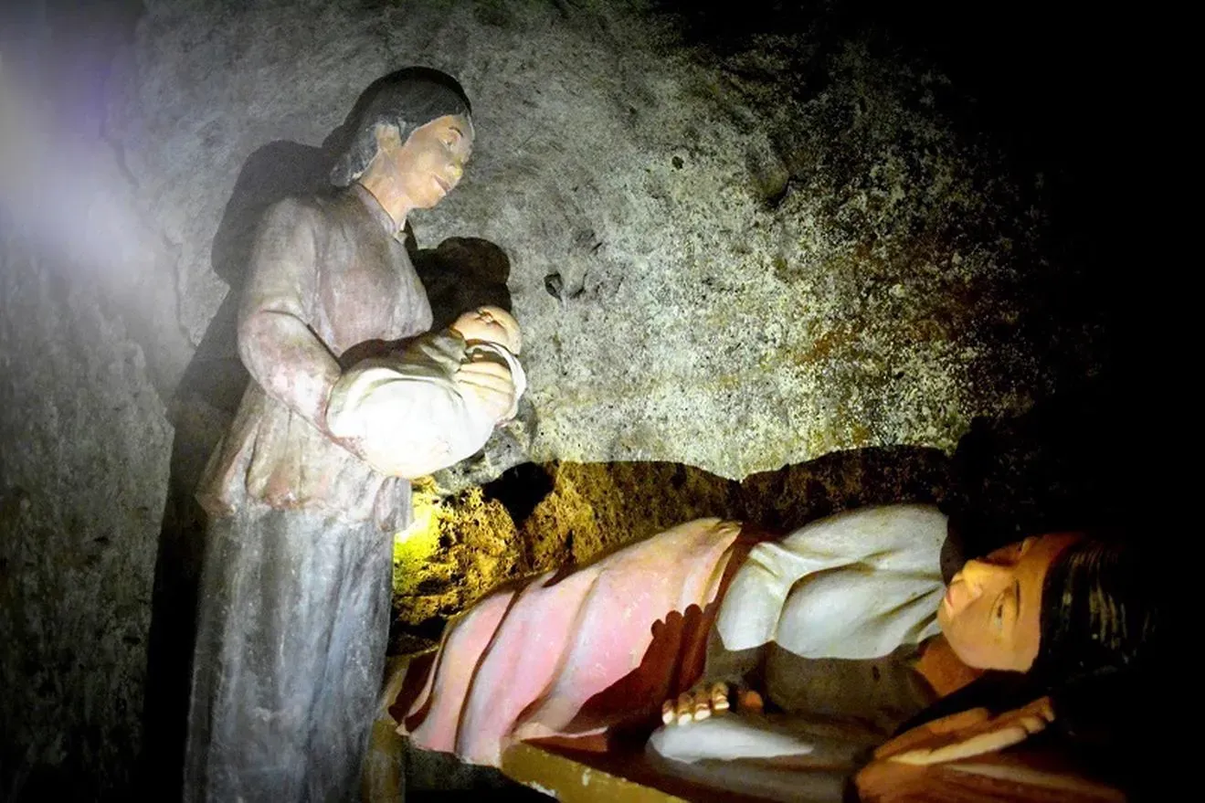 Cảnh hộ sinh bên trong địa đạo Vịnh Mốc