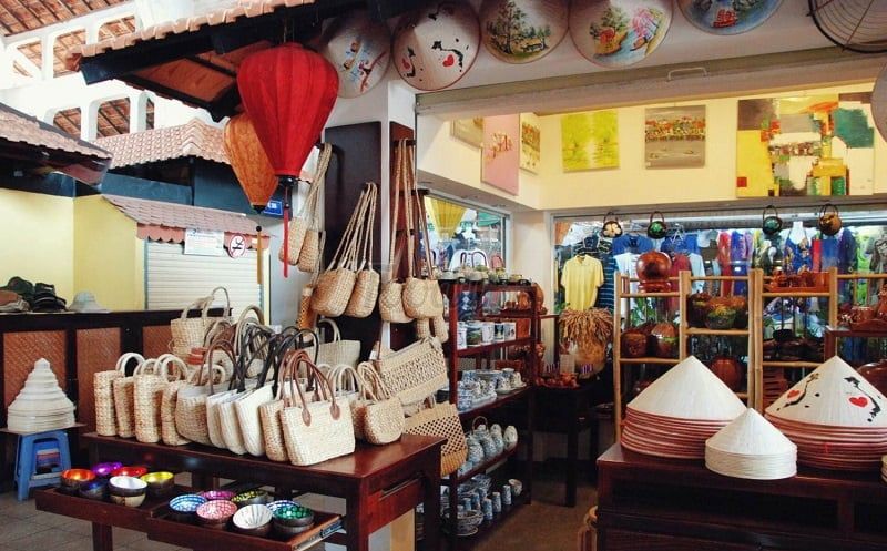 Household Items and Souvenirs at Tan D Inh Market