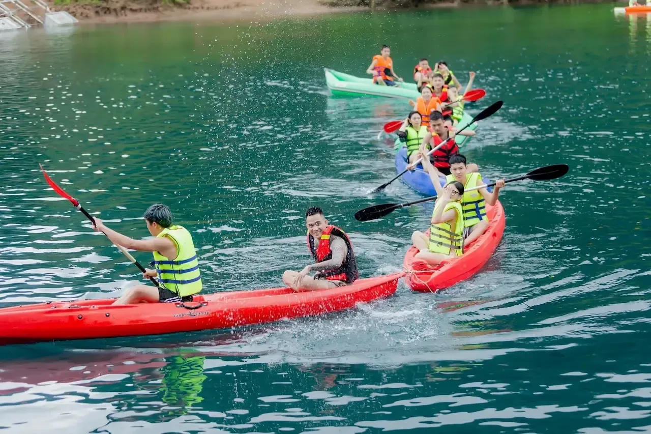 chèo kayak ở hava quảng bình