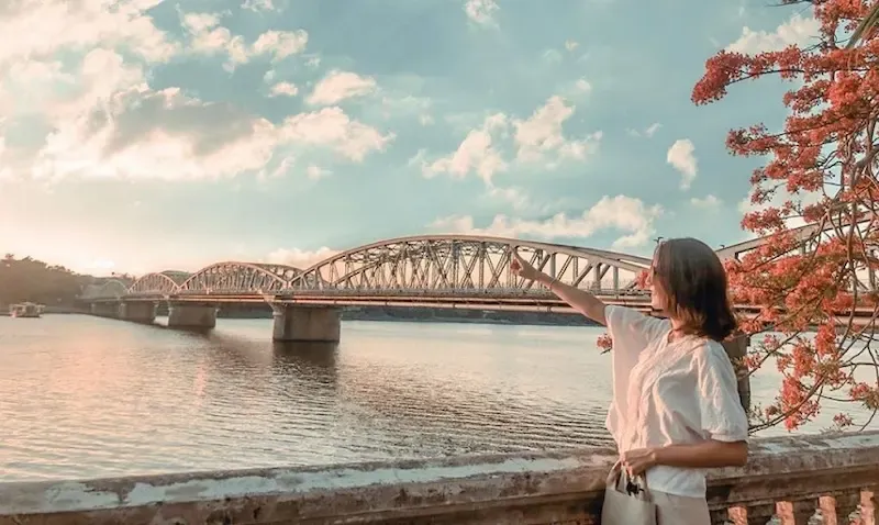  Cau Trang Tien Bridge