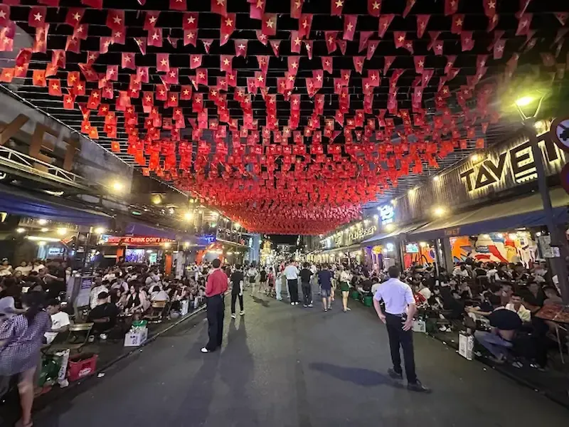 hue night walking street travel guide food tips