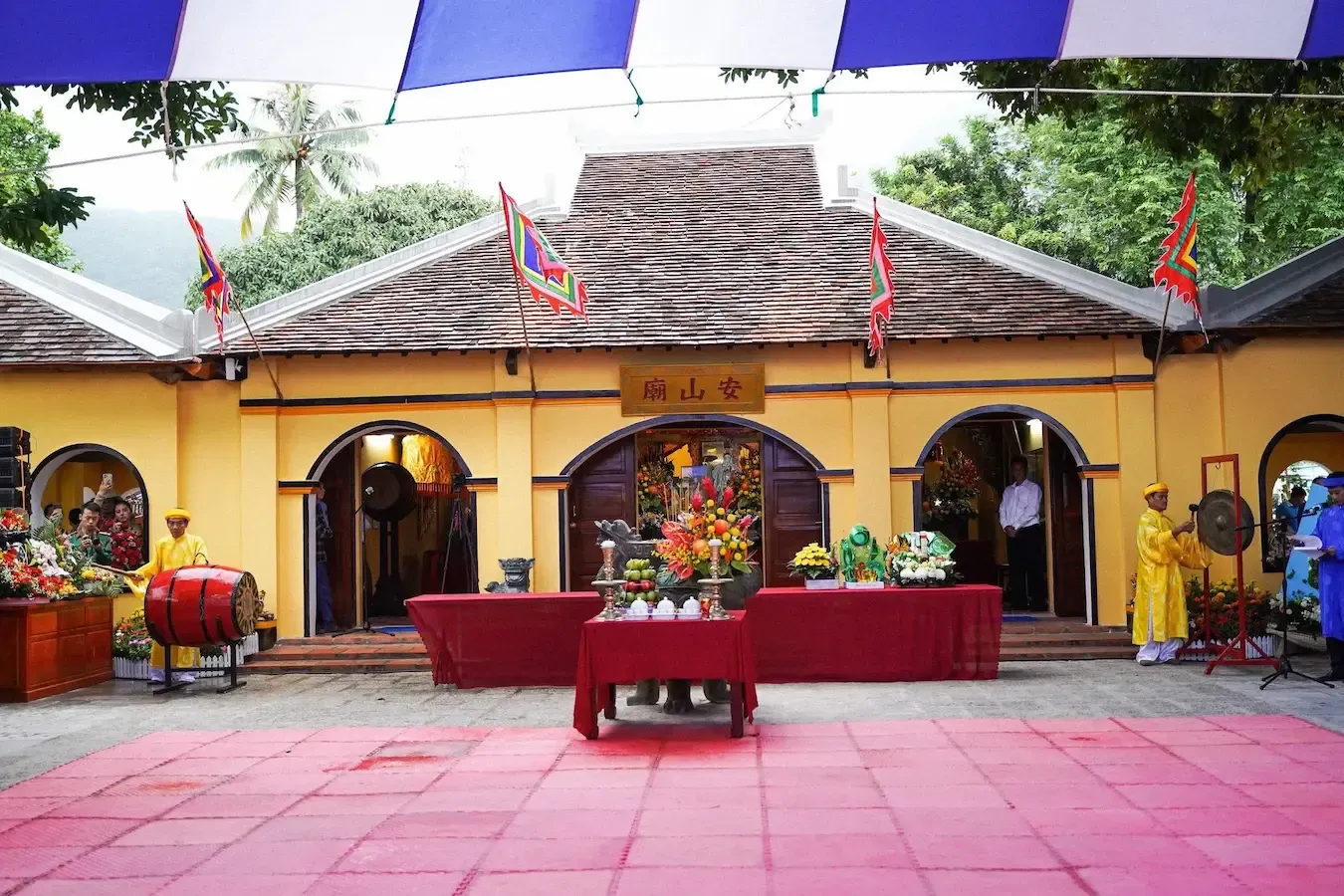 Lễ hội tại Miếu Bà Phi Yến tại Côn Đảo