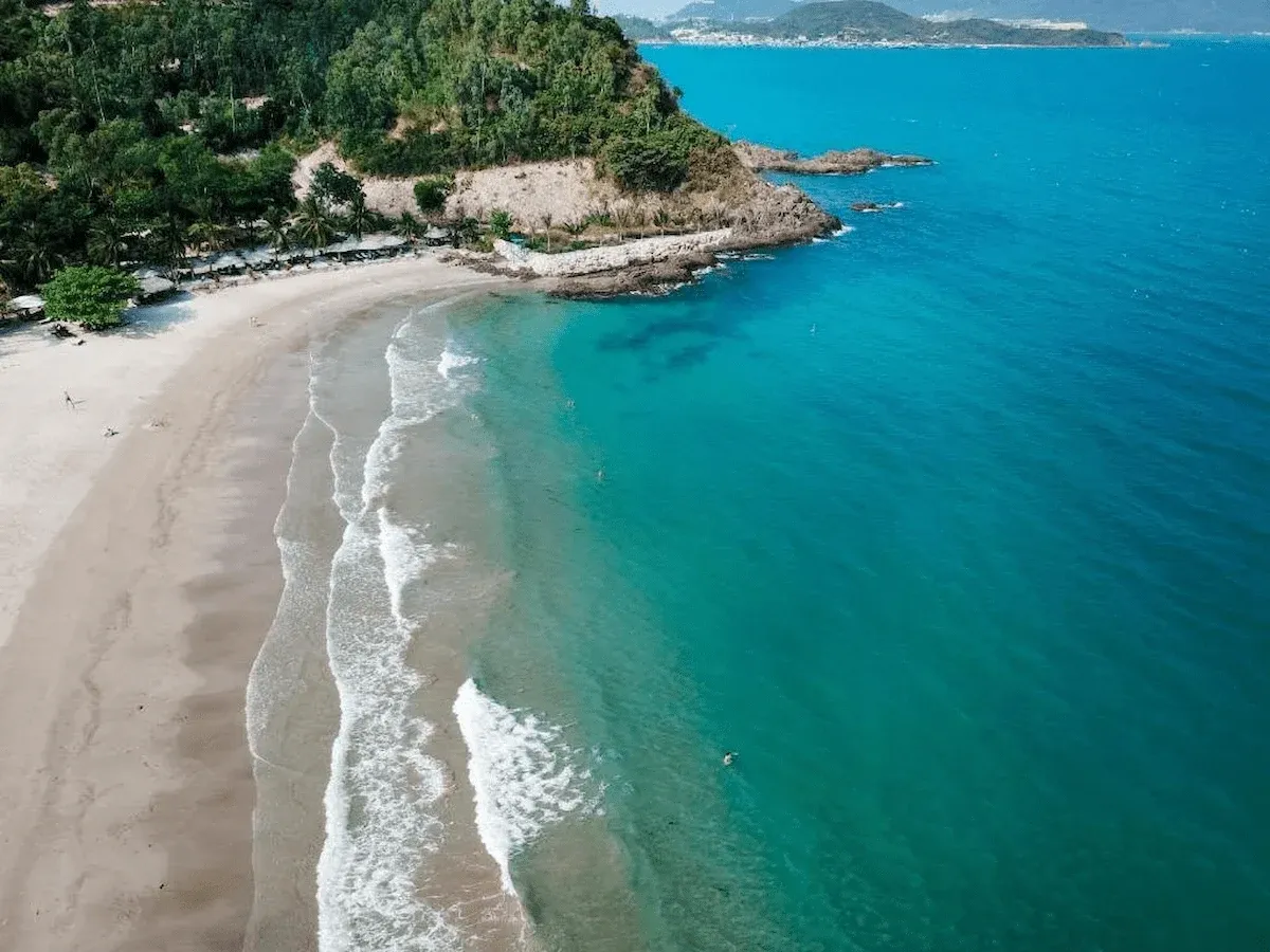 Bãi biển Nhũ Tiên ở Nha Trang