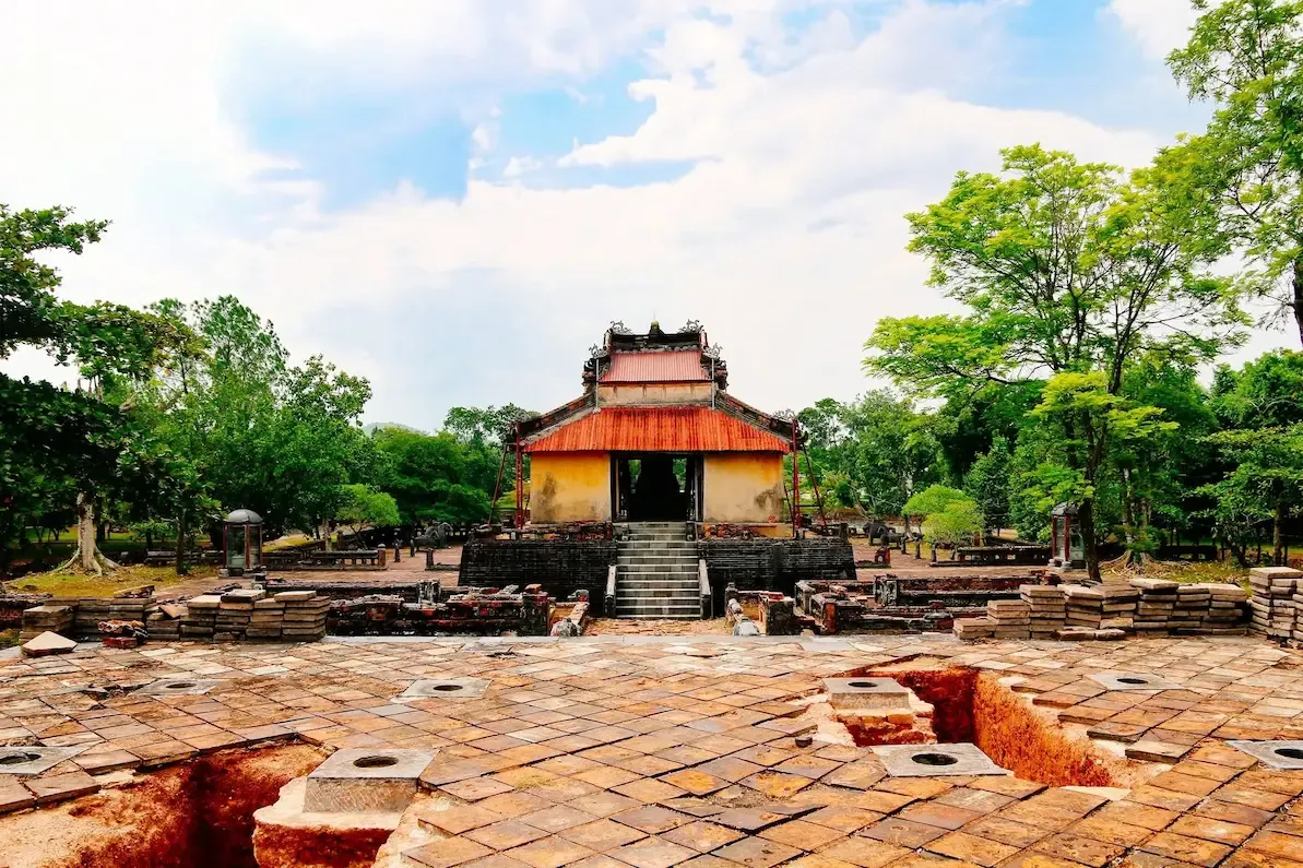Lăng vua Thiệu Trị ở Huế