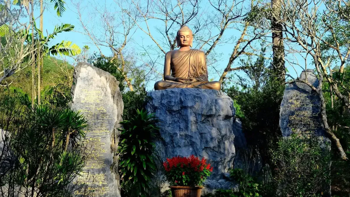 10 ngoi chua o hue noi tieng dia diem lich su kinh nghiem tham quan