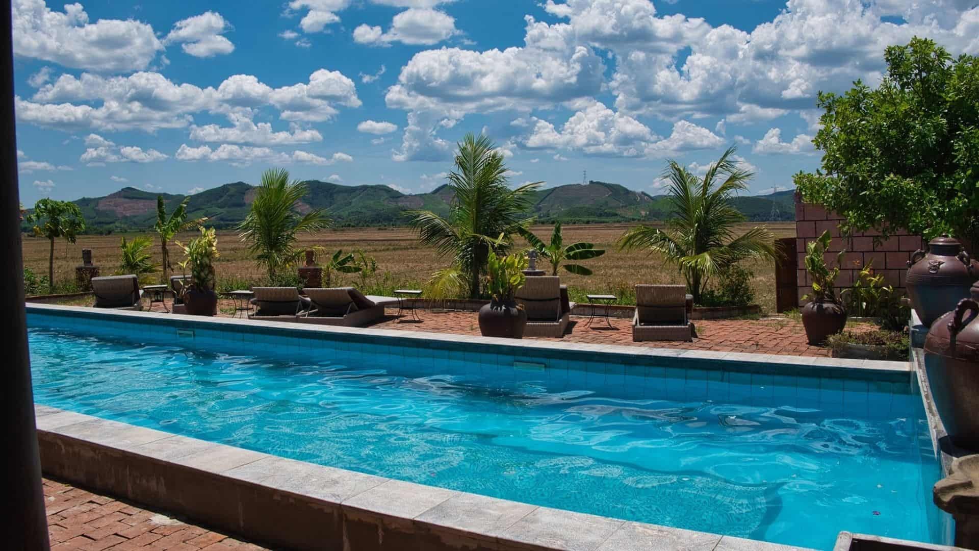 Hồ bơi tại Phong Nha Farmstay