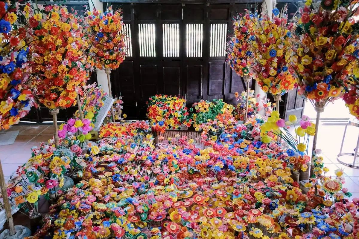 Làng nghề hoa giấy Thanh Tiên ở Huế